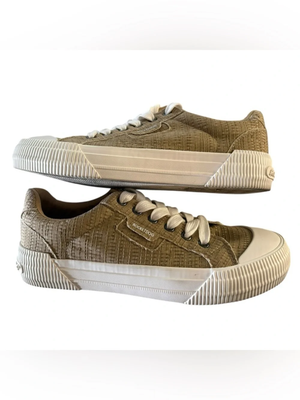 Women’s Rocket Dog Cheery Textured Sneakers